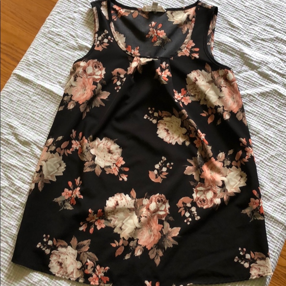 Pretty floral maternity tank top